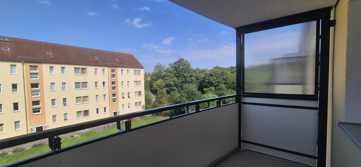 2-Raum-Wohnung mit Balkon wird für Sie komplett renoviert: Gestalten Sie Ihr neues Zuhause von Anfang an mit | 48,40 m² - Photo 2