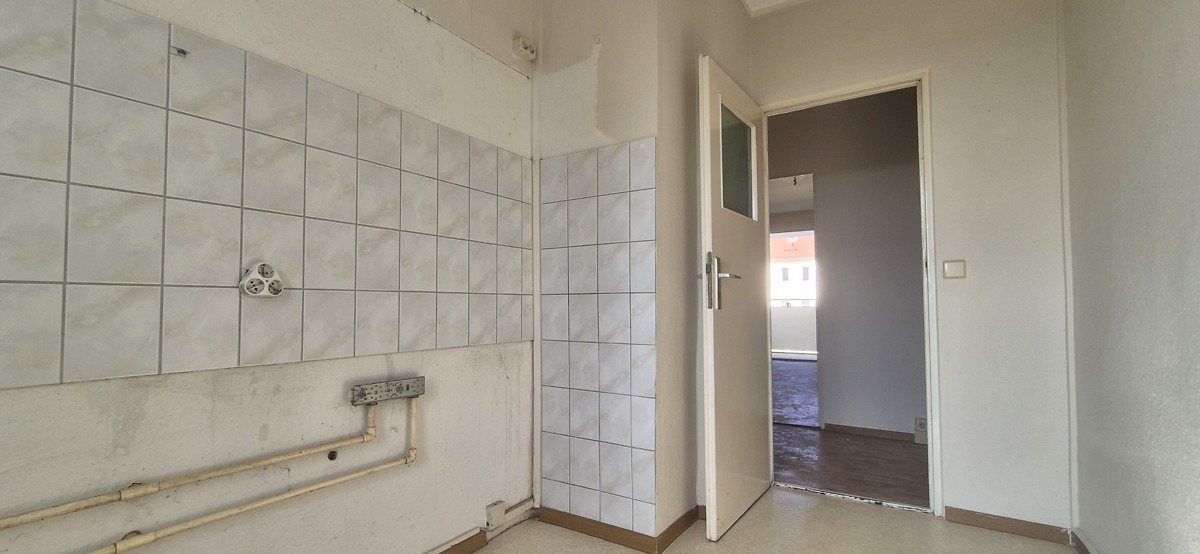 2-Raum-Wohnung mit Balkon wird für Sie komplett renoviert: Gestalten Sie Ihr neues Zuhause von Anfang an mit | 48,40 m² - Photo 1